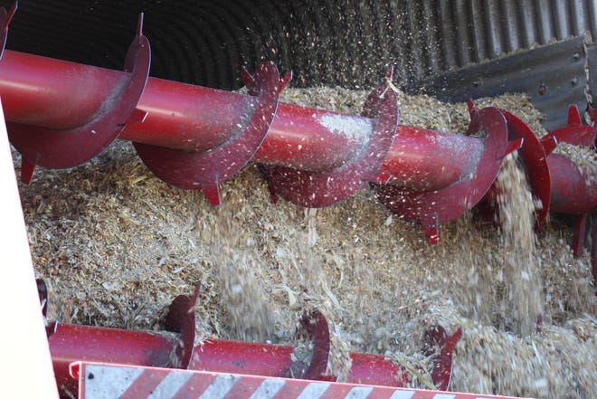 Grain producers and dairyman annually debate the question, “What is corn silage worth this year?” Here's a new approach using starch content to answer that question.